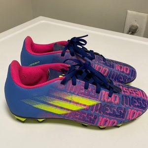 Soccer cleats